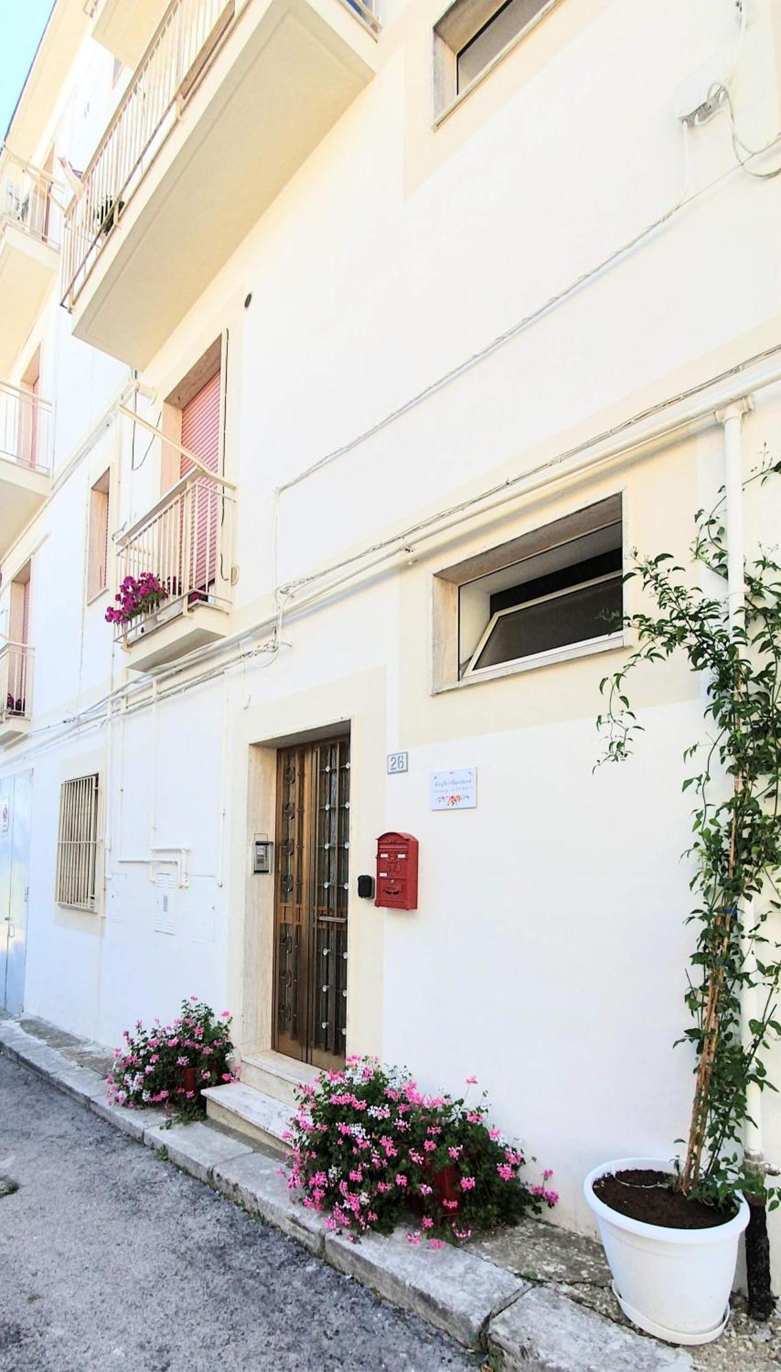 Angela'S Apartment. Elegant Two Bedroom House In Irsina Buitenkant foto