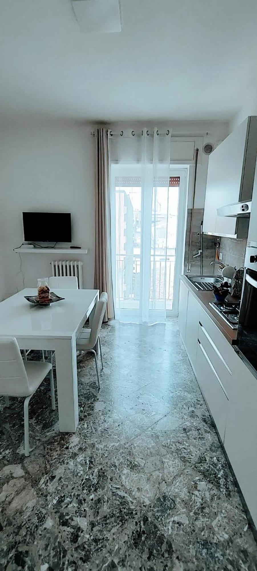 Angela'S Apartment. Elegant Two Bedroom House In Irsina Buitenkant foto